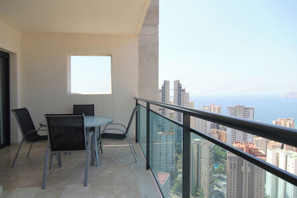Pierre & Vacances Benidorm Horizon — Hotel rooms in Benidorm, Valencian Community