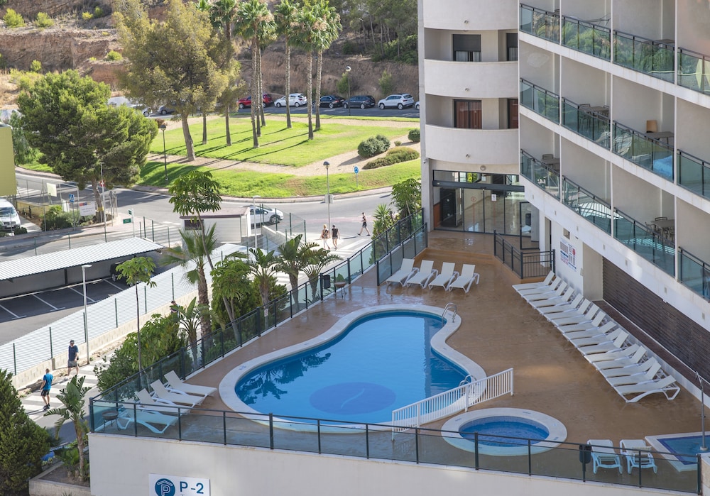 Pierre & Vacances Benidorm Horizon — Swimming pool in Benidorm, Valencian Community