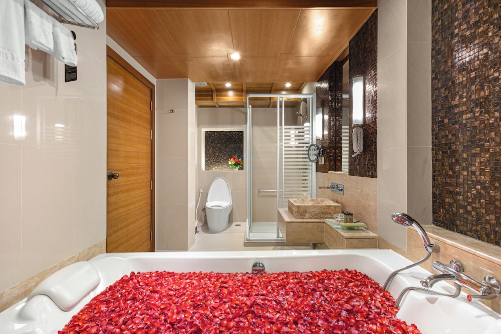 Royal Cliff Beach Terrace Hotel Pattaya — Hotel rooms in Pattaya, Chonburi