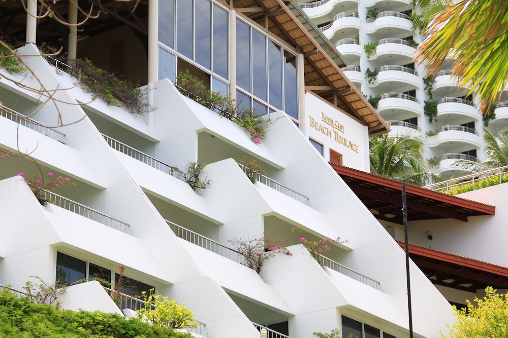 Royal Cliff Beach Terrace Hotel Pattaya — Hotel building in Pattaya, Chonburi