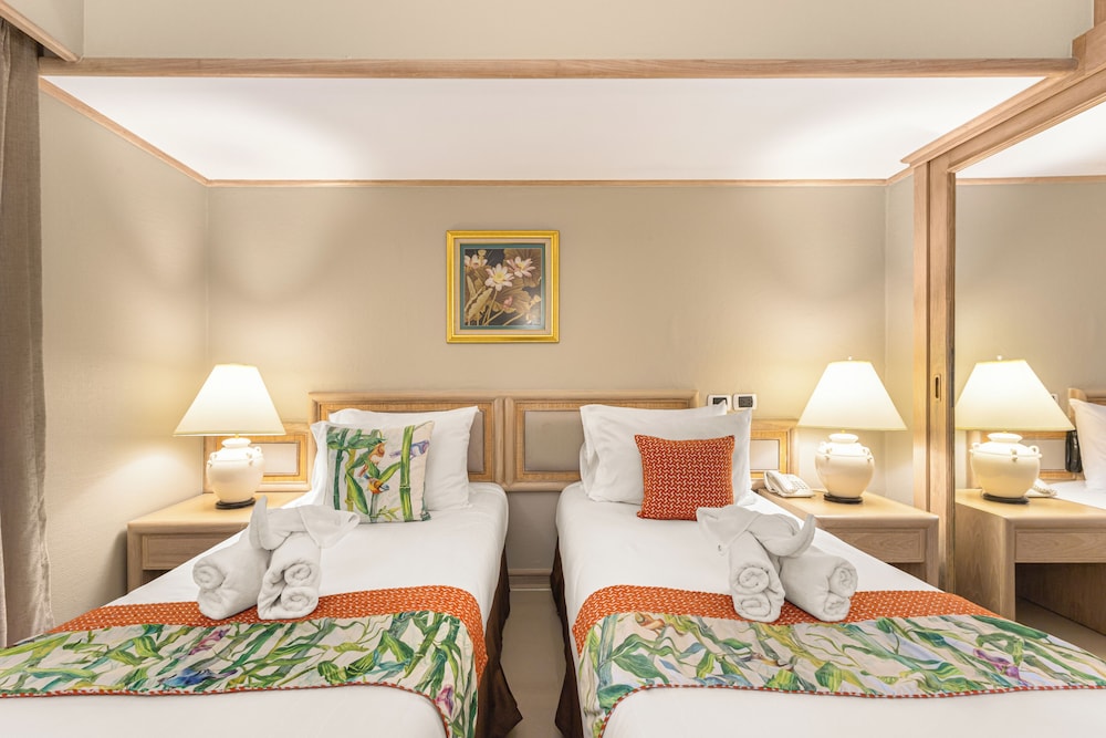 Royal Cliff Beach Terrace Hotel Pattaya — Hotel rooms in Pattaya, Chonburi