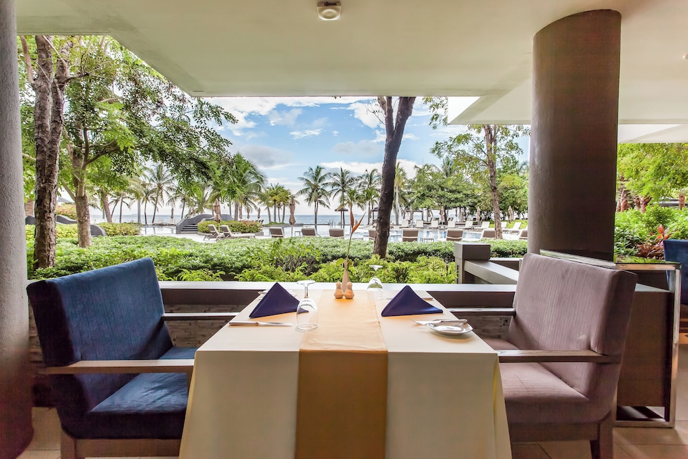 Royal Cliff Beach Terrace Hotel Pattaya — Restaurant & bars in Pattaya, Chonburi
