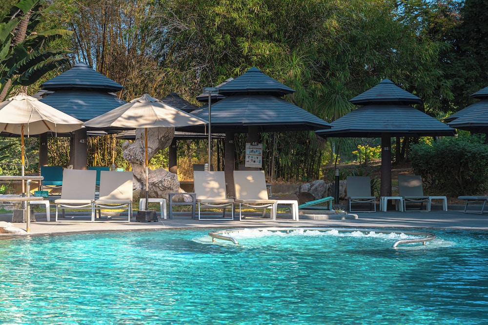 Royal Cliff Beach Terrace Hotel Pattaya — Swimming pool in Pattaya, Chonburi