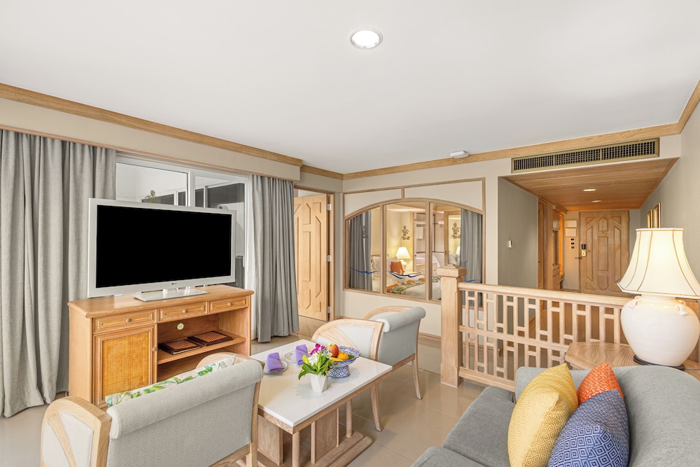 Royal Cliff Beach Terrace Hotel Pattaya — Hotel rooms in Pattaya, Chonburi