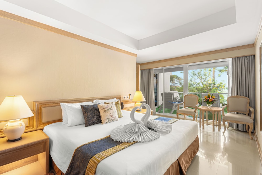 Royal Cliff Beach Terrace Hotel Pattaya — Hotel rooms in Pattaya, Chonburi