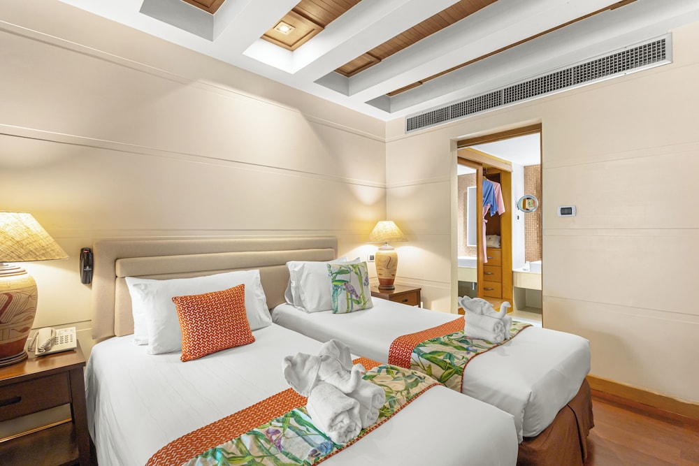 Royal Cliff Beach Terrace Hotel Pattaya — Hotel rooms in Pattaya, Chonburi