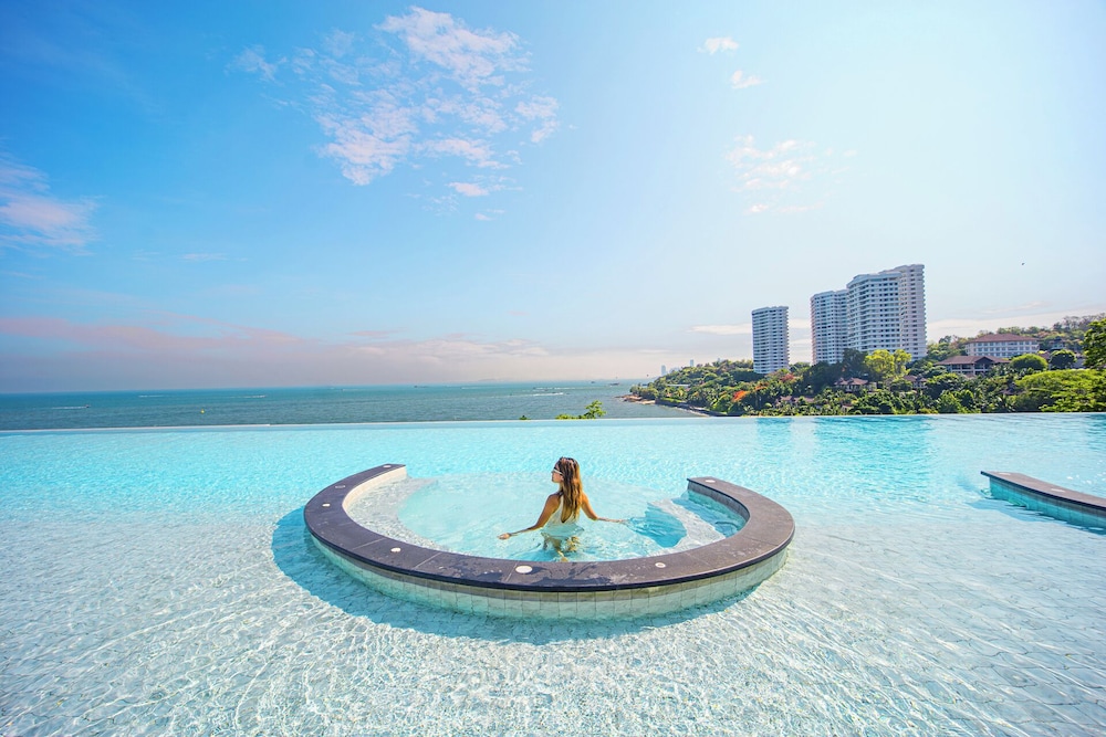 Royal Cliff Beach Terrace Hotel Pattaya — Main photo in Pattaya, Chonburi