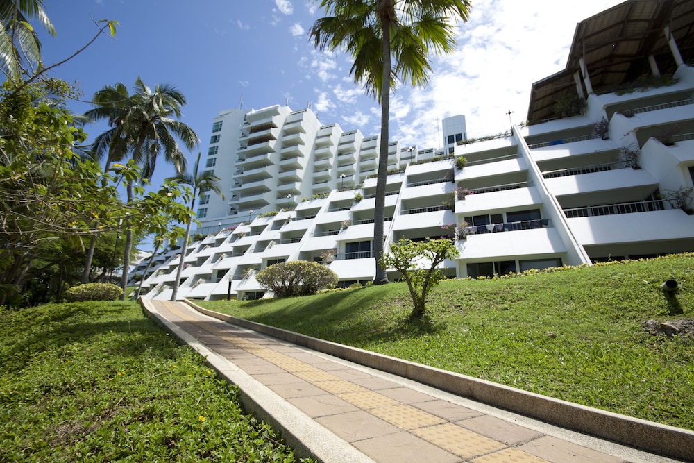 Royal Cliff Beach Terrace Hotel Pattaya — Hotel building in Pattaya, Chonburi