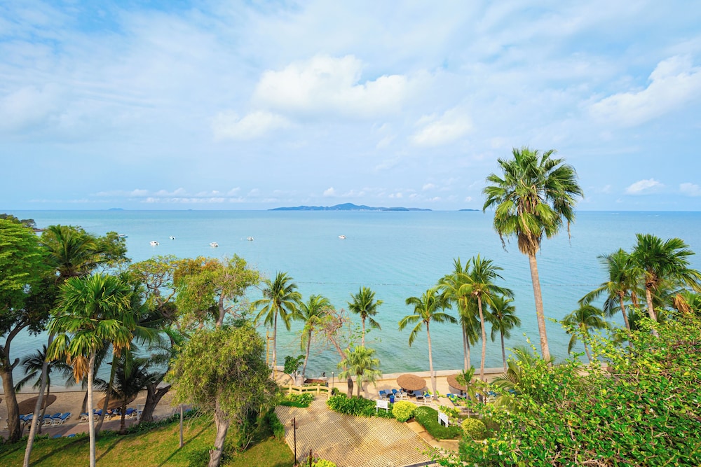 Royal Cliff Beach Terrace Hotel Pattaya — Beach in Pattaya, Chonburi