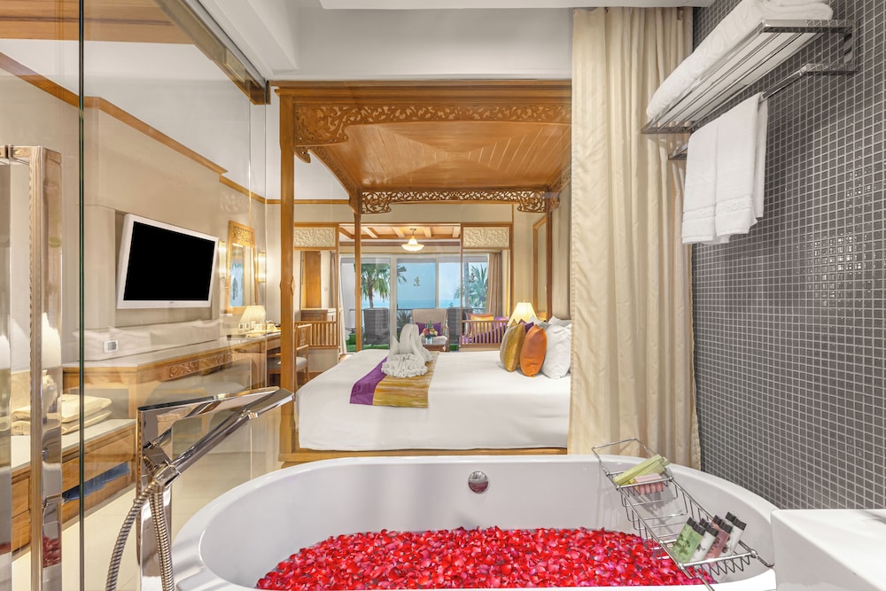 Royal Cliff Beach Terrace Hotel Pattaya — Hotel rooms in Pattaya, Chonburi