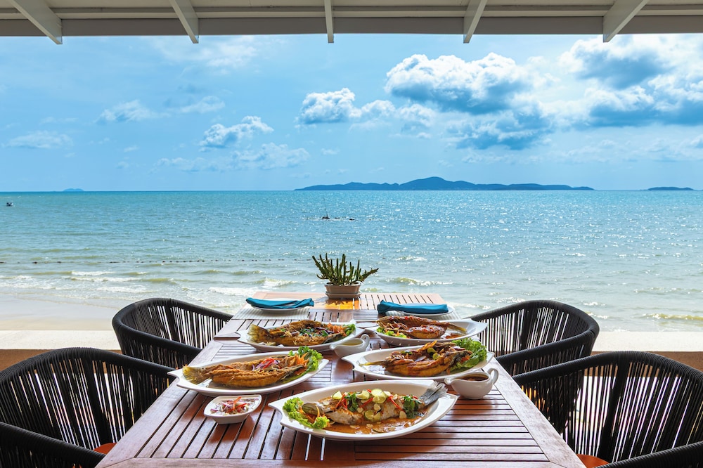 Royal Cliff Beach Terrace Hotel Pattaya — Restaurant & bars in Pattaya, Chonburi