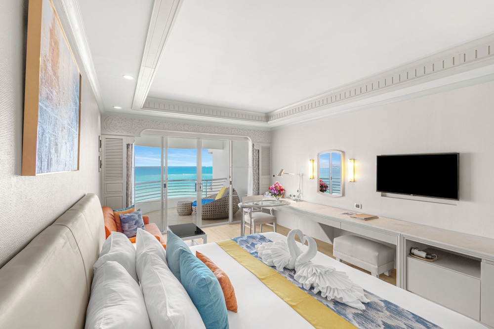 Royal Cliff Grand Hotel Pattaya — Hotel rooms in Pattaya, Chonburi