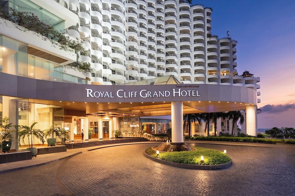 Royal Cliff Grand Hotel Pattaya — Hotel building in Pattaya, Chonburi
