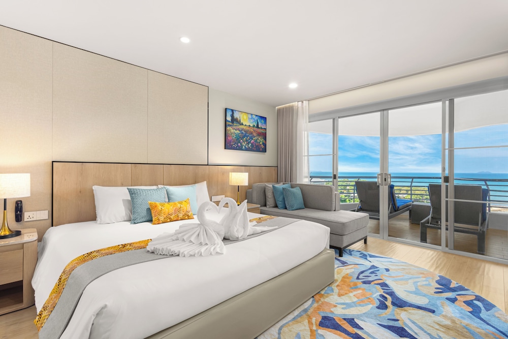 Royal Cliff Grand Hotel Pattaya — Hotel rooms in Pattaya, Chonburi