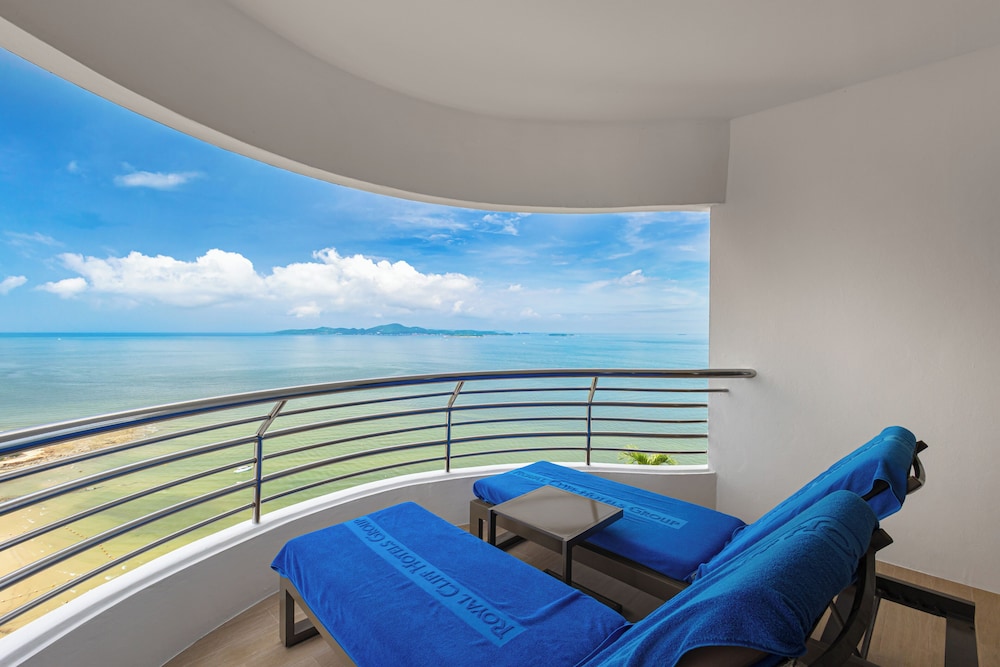 Royal Cliff Grand Hotel Pattaya — Hotel rooms in Pattaya, Chonburi