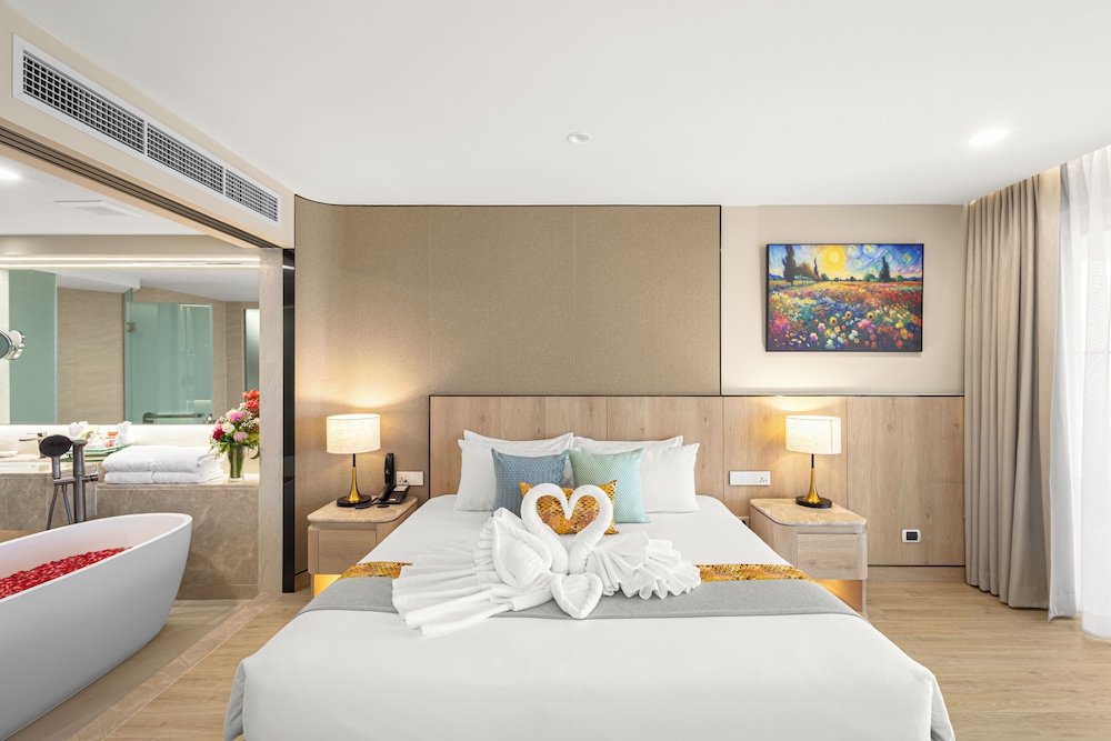 Royal Cliff Grand Hotel Pattaya — Hotel rooms in Pattaya, Chonburi