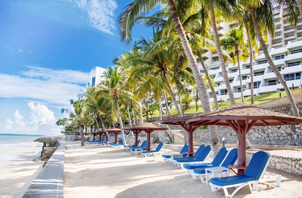 Royal Cliff Grand Hotel Pattaya — Beach in Pattaya, Chonburi