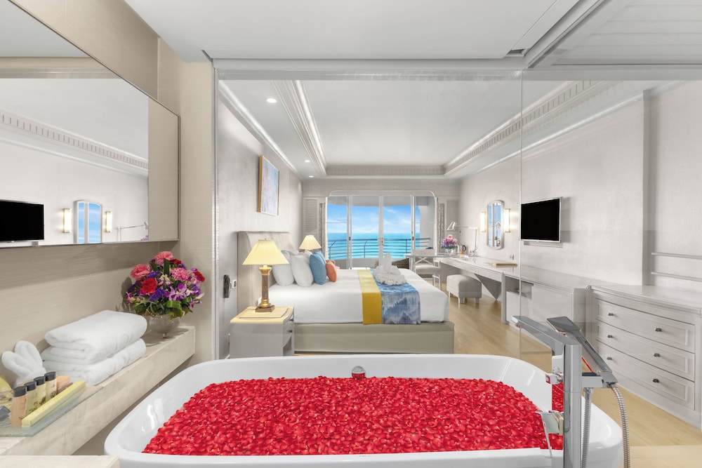 Royal Cliff Grand Hotel Pattaya — Hotel rooms in Pattaya, Chonburi