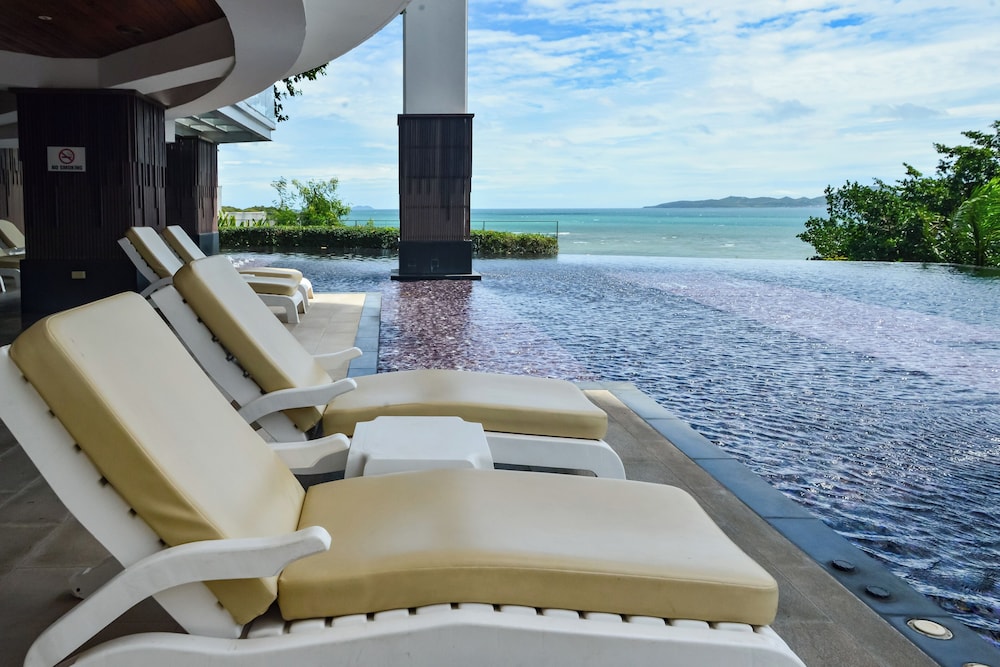 Royal Cliff Grand Hotel Pattaya — Swimming pool in Pattaya, Chonburi