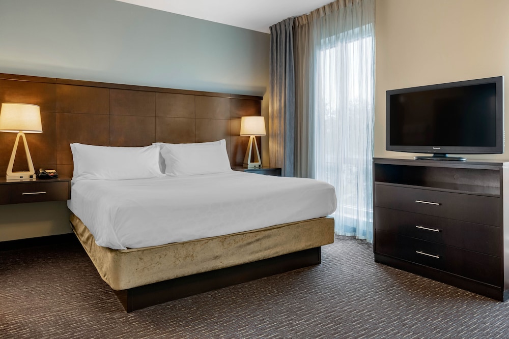 Staybridge Suites St. Petersburg Downtown by IHG — Hotel rooms in Gulfport, Florida