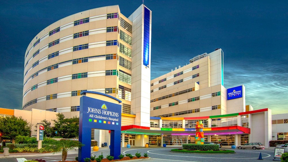 Staybridge Suites St. Petersburg Downtown by IHG — Hotel building in Gulfport, Florida