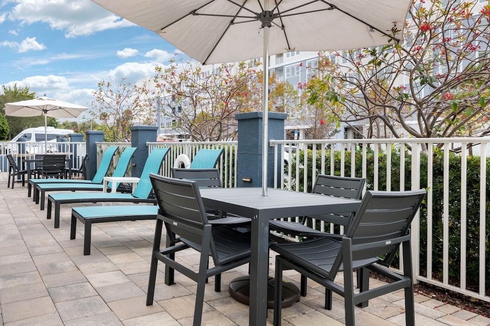 Staybridge Suites St. Petersburg Downtown by IHG — Swimming pool in Gulfport, Florida