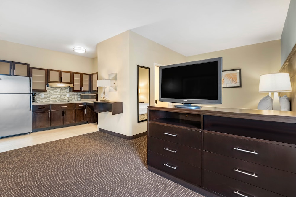 Staybridge Suites St. Petersburg Downtown by IHG — Hotel rooms in Gulfport, Florida