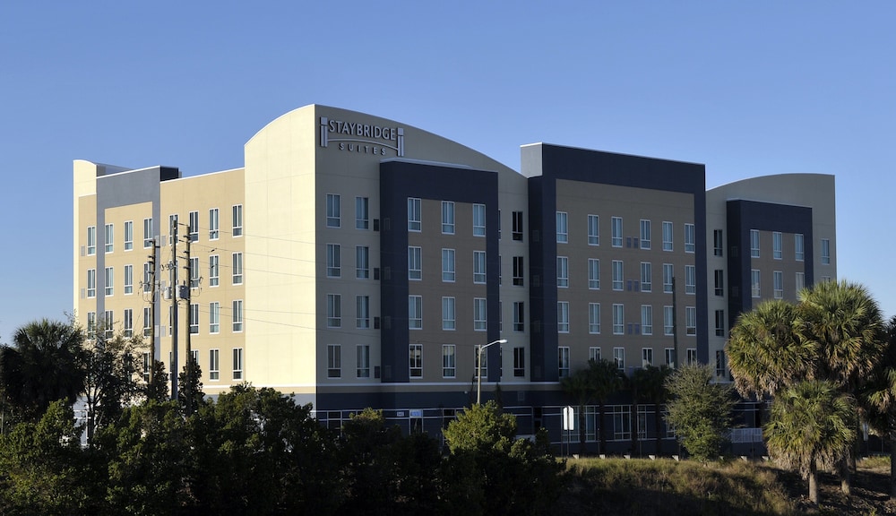 Staybridge Suites St. Petersburg Downtown by IHG — Hotel building in Gulfport, Florida