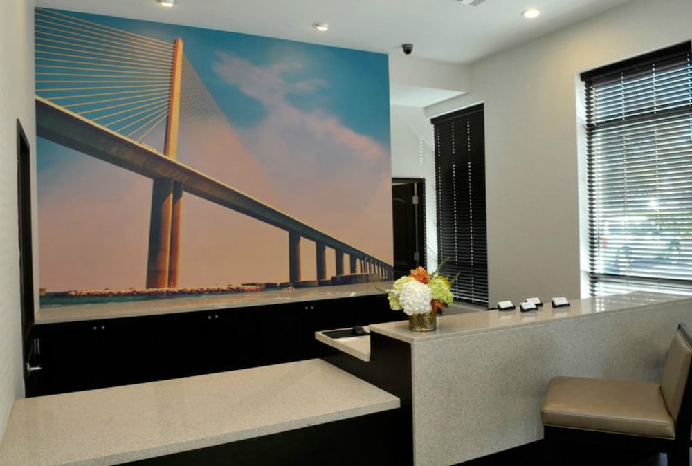 Staybridge Suites St. Petersburg Downtown by IHG — Hotel building in Gulfport, Florida