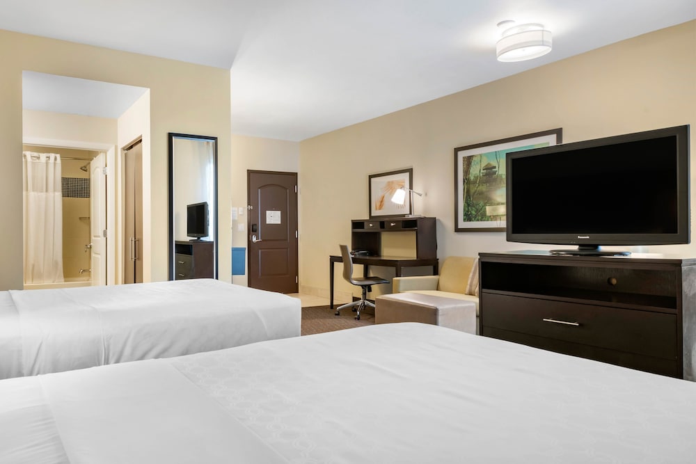 Staybridge Suites St. Petersburg Downtown by IHG — Hotel rooms in Gulfport, Florida