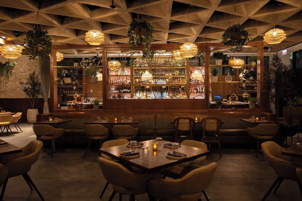 The Godfrey Hotel Chicago — Restaurant & bars in Chicago, Illinois