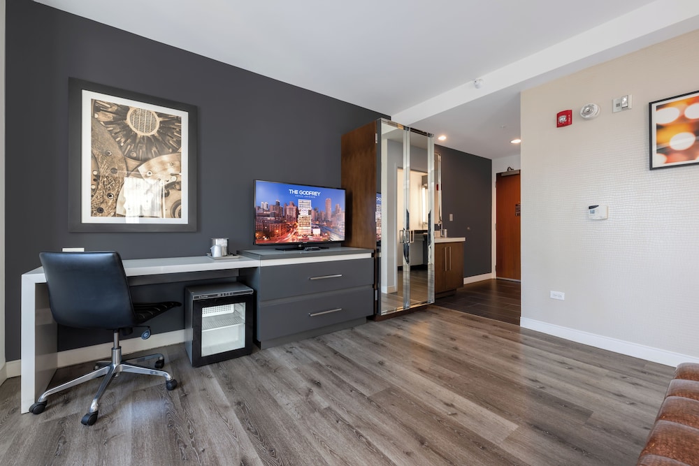 The Godfrey Hotel Chicago — Hotel rooms in Chicago, Illinois