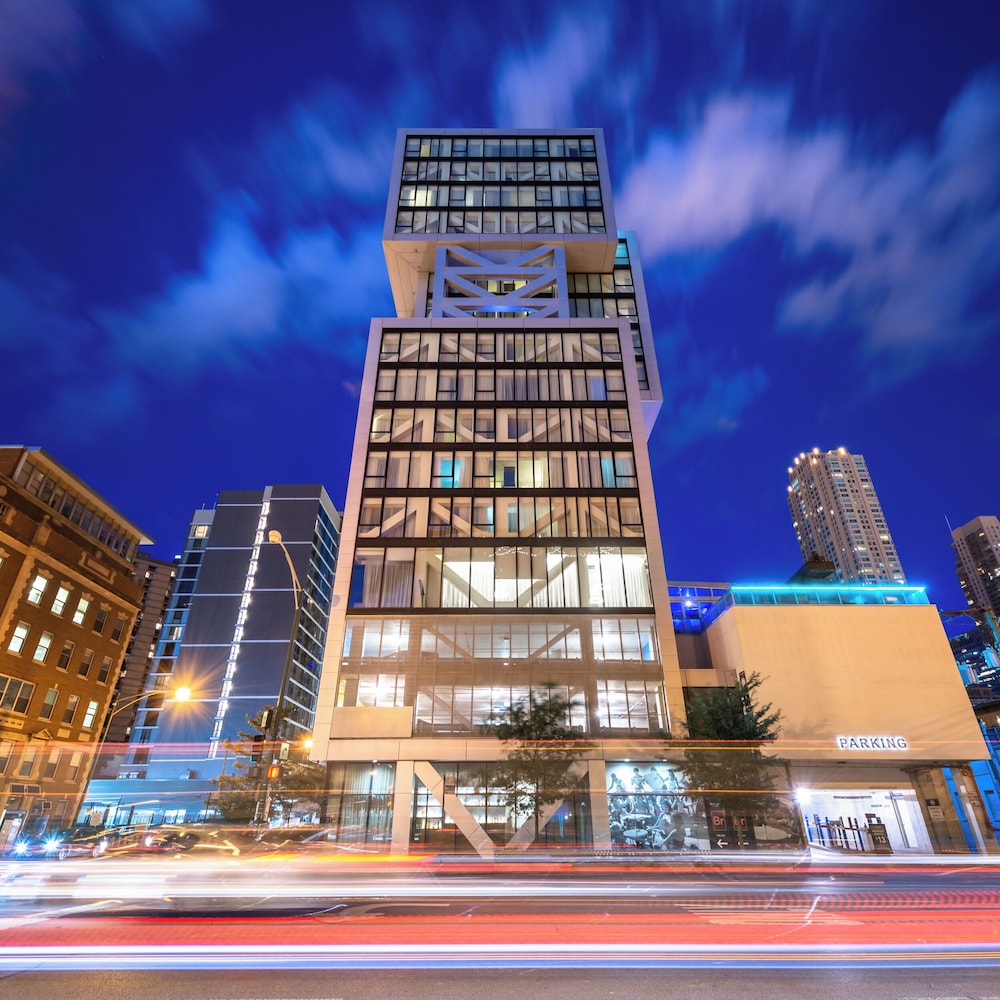 The Godfrey Hotel Chicago — Hotel building in Chicago, Illinois