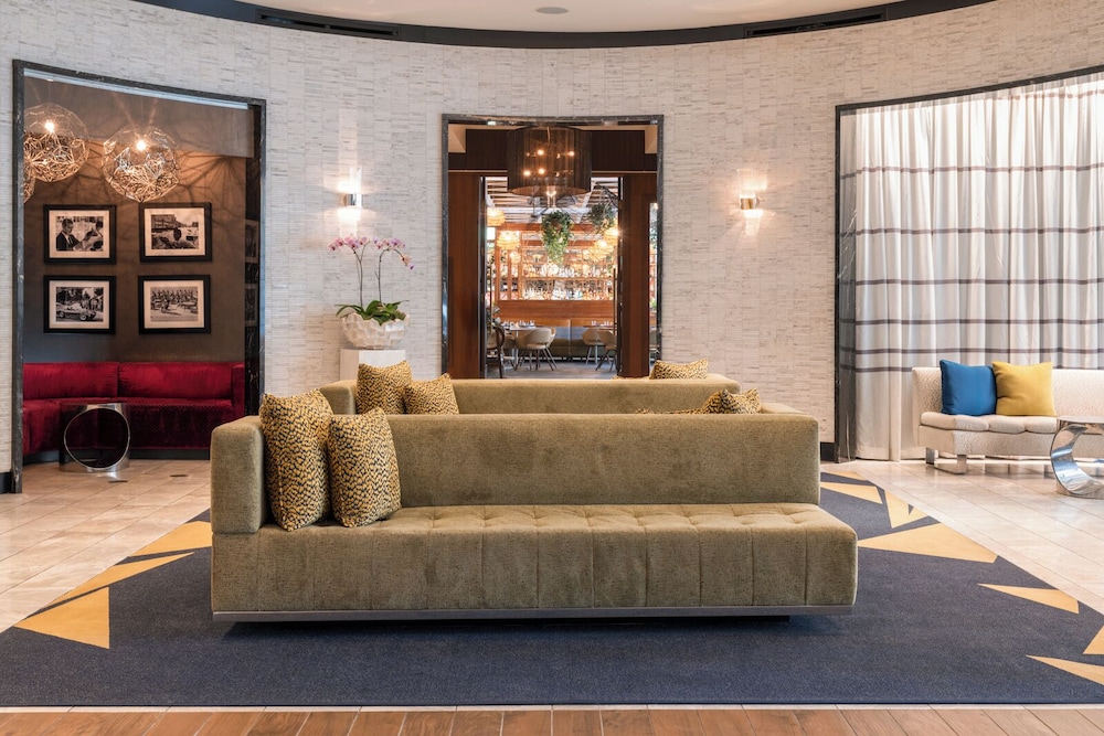 The Godfrey Hotel Chicago — Restaurant & bars in Chicago, Illinois