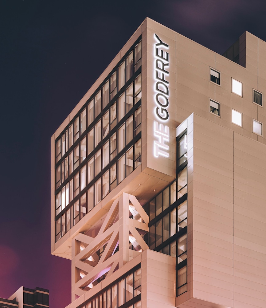 The Godfrey Hotel Chicago — Hotel building in Chicago, Illinois