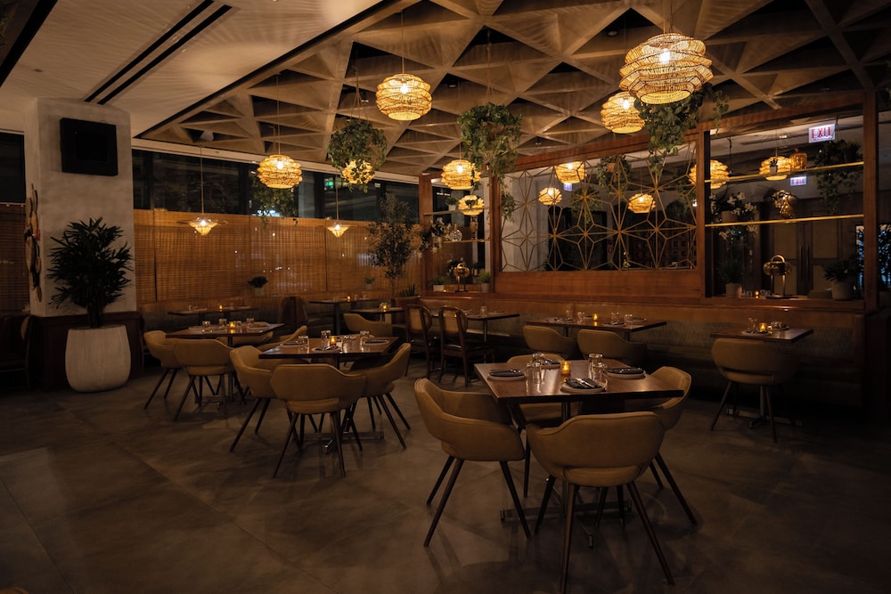 The Godfrey Hotel Chicago — Restaurant & bars in Chicago, Illinois