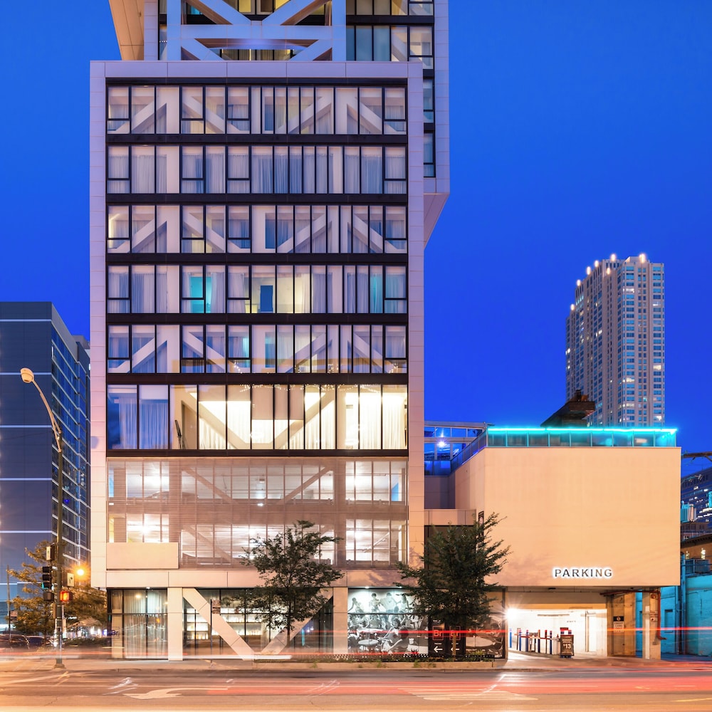 The Godfrey Hotel Chicago — Hotel building in Chicago, Illinois
