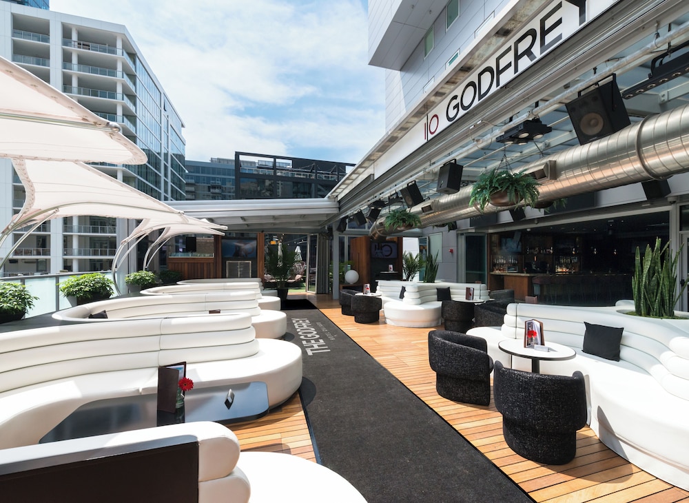 The Godfrey Hotel Chicago — Restaurant & bars in Chicago, Illinois