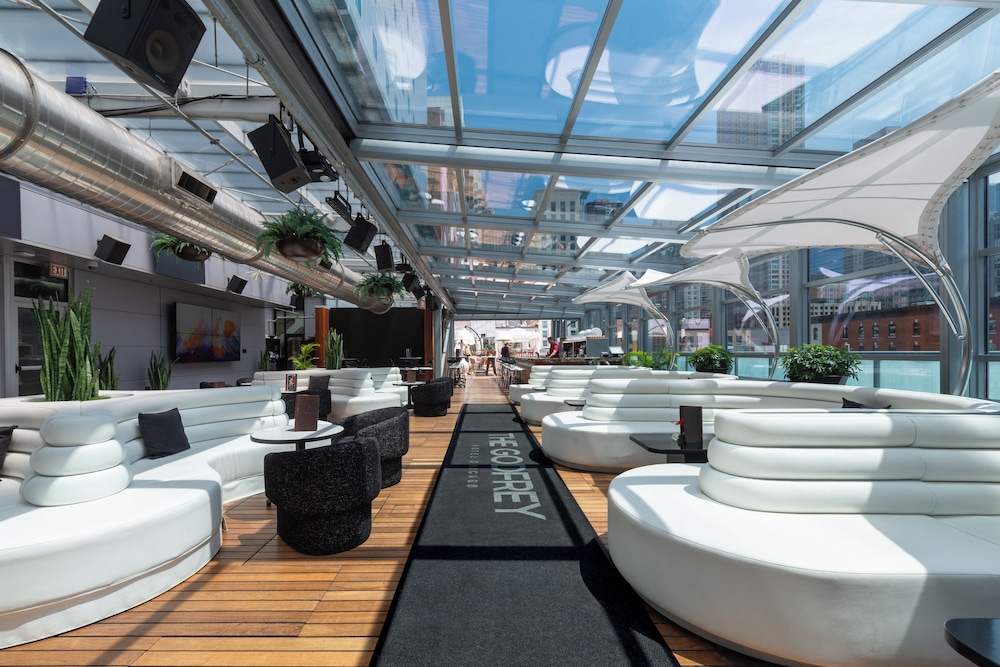 The Godfrey Hotel Chicago — Restaurant & bars in Chicago, Illinois