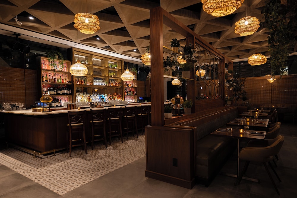 The Godfrey Hotel Chicago — Restaurant & bars in Chicago, Illinois