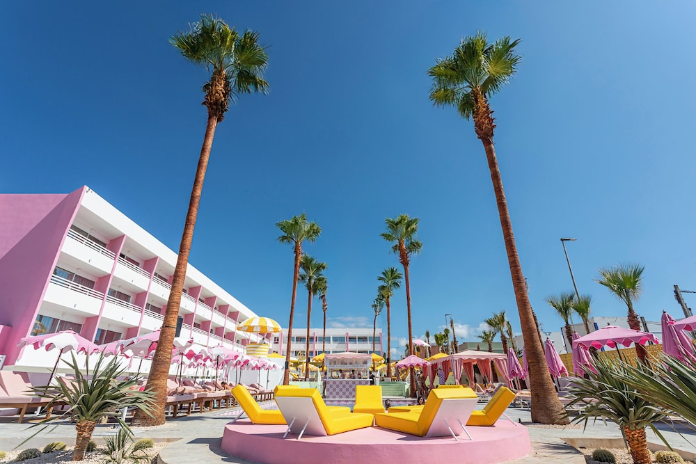 Los Felices Ibiza — Hotel building in San Antonio, Balearic Islands