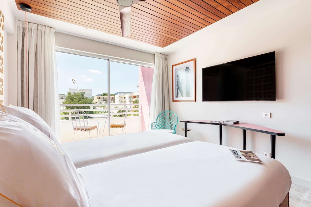 Los Felices Ibiza — Hotel rooms in San Antonio, Balearic Islands