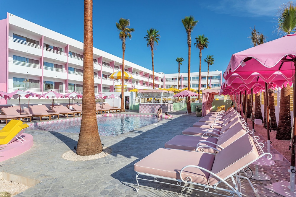 Los Felices Ibiza — Swimming pool in San Antonio, Balearic Islands