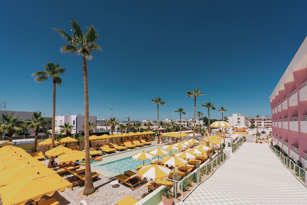Los Felices Ibiza — Beach in San Antonio, Balearic Islands
