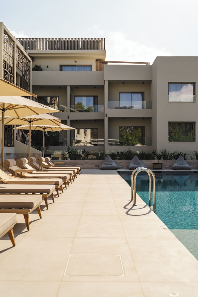 Inea Sole Boutique Hotel — Swimming pool in Chania