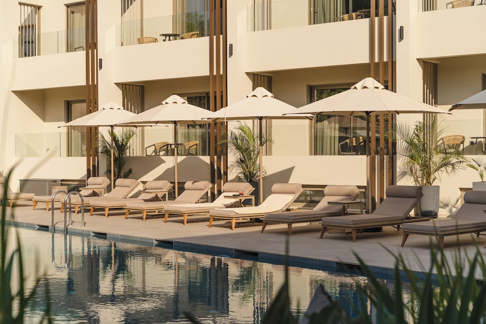 Inea Sole Boutique Hotel — Swimming pool in Chania