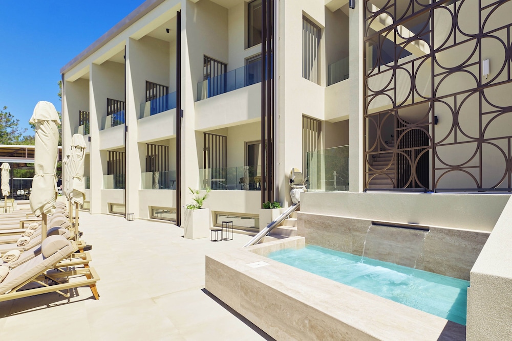 Inea Sole Boutique Hotel — Hotel building in Chania