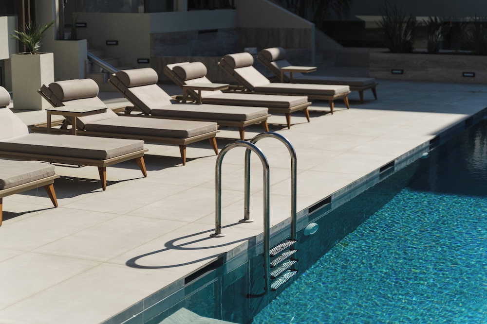Inea Sole Boutique Hotel — Swimming pool in Chania