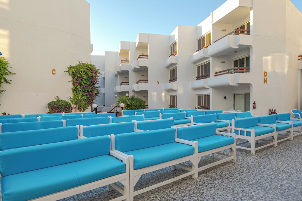 Marlin Inn Azur Resort — Hotel building in Hurghada, Red Sea