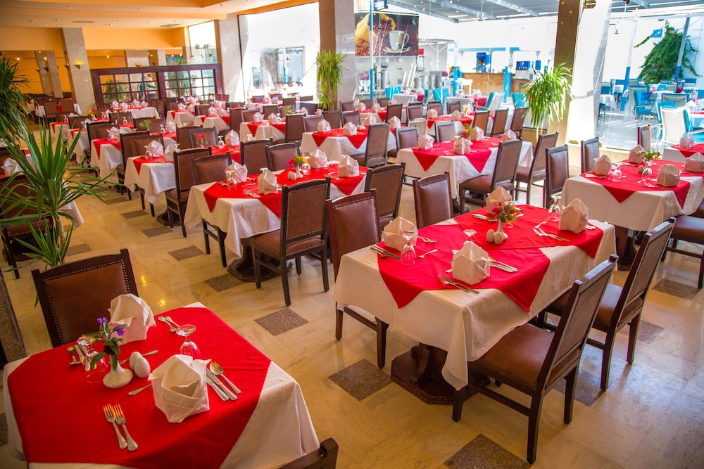 Marlin Inn Azur Resort — Restaurant & bars in Hurghada, Red Sea